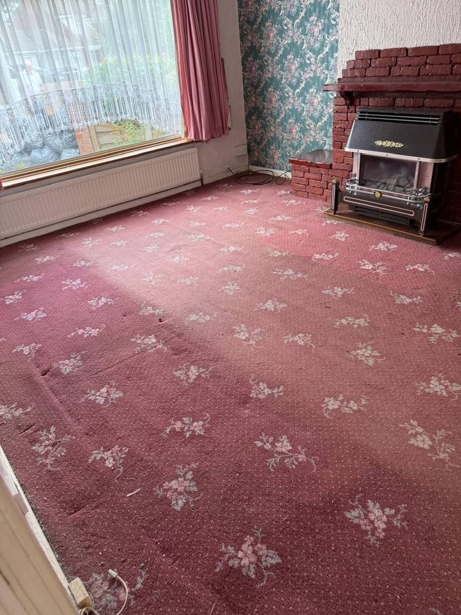 Cleared living room after clearance